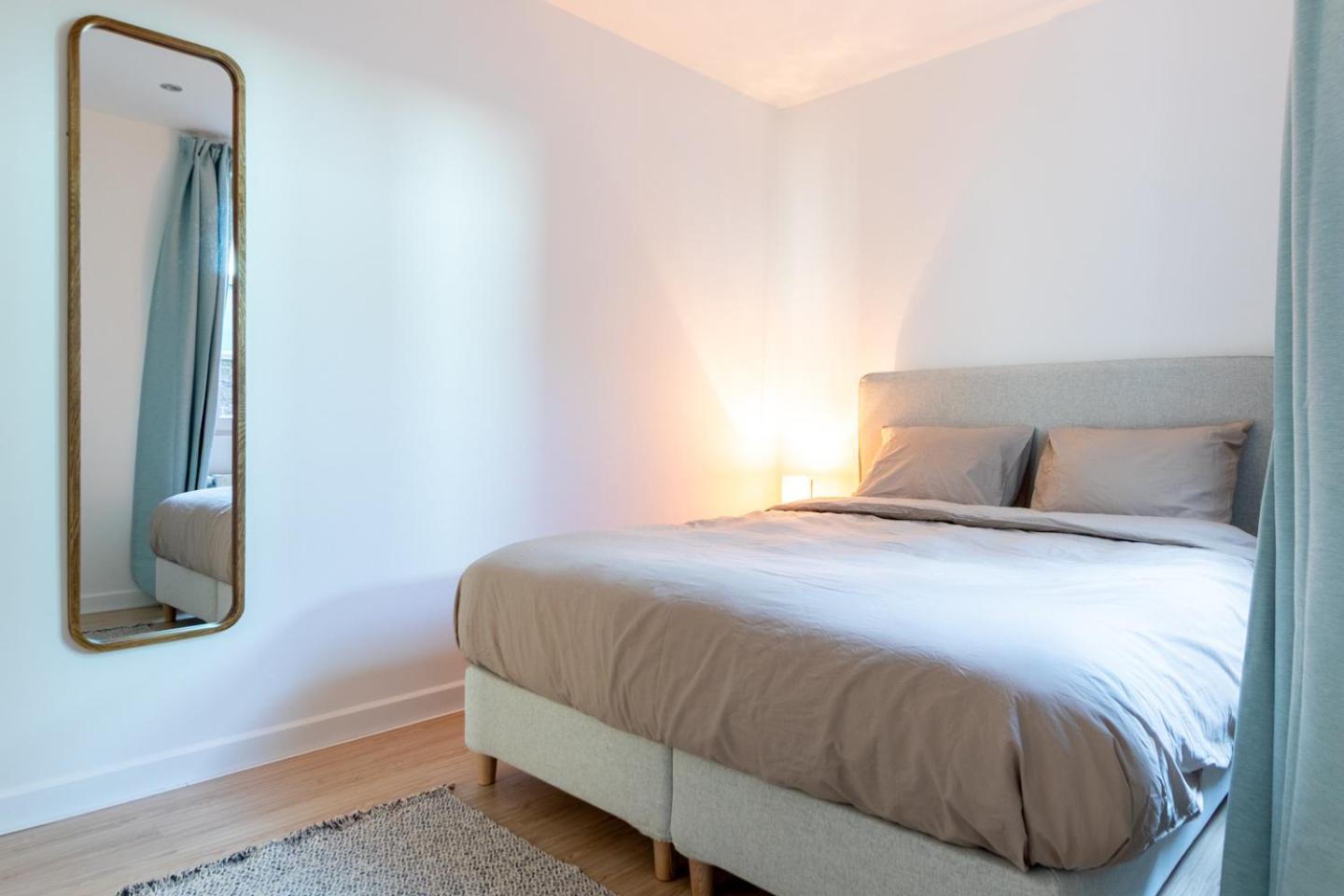 Bright, Spacious Apartments & Perfectly Located In The Heart Of גנט מראה חיצוני תמונה